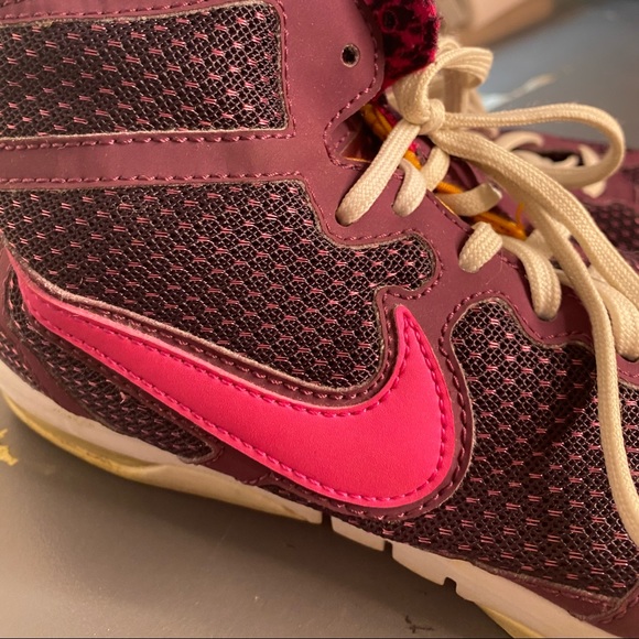 Nike sneakers - Picture 2 of 5